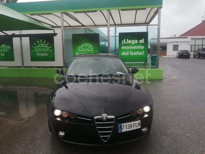 Negro Usado 2007 Alfa Romeo 159 Distinctive Berlina | 5500 € (Precio justo) - Imagen 1/4