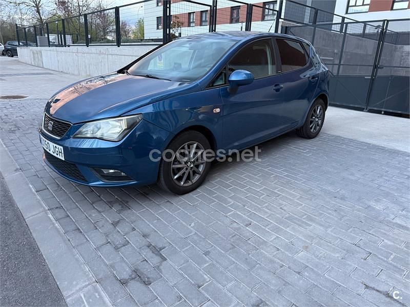 Usado Seat Ibiza I-Tech 90 CV (66 kW) 2015 Azul Berlina