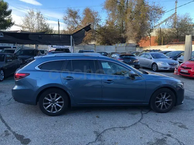 Usado Mazda 6 Style 150 CV (110 kW) 2016 Azul Familiar