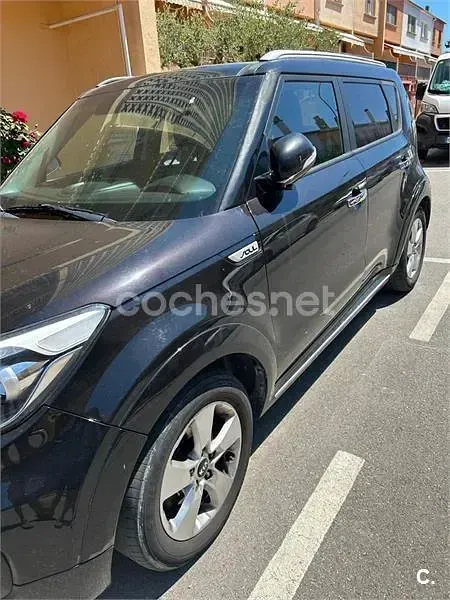 Usado Kia Soul 136 CV (100 kW) 2017 Negro SUV