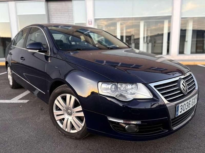 Negro Usado 2010 VW Passat Advance Berlina | 5999 € (Buen precio) - Imagen 1/4