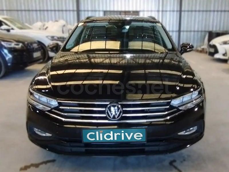 Usado VW Passat 122 CV (89 kW) 2021 Negro Familiar