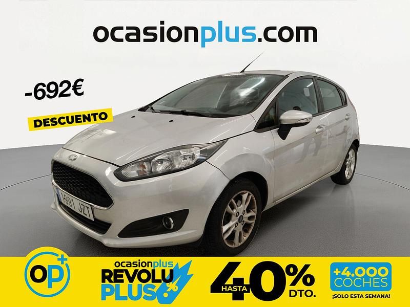 Usado Ford Fiesta Trend 82 CV (60 kW) 2017 Gris Berlina