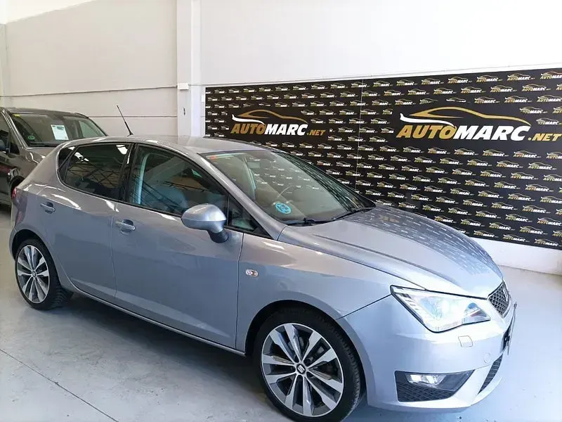 Usado Seat Ibiza FR 110 CV (80 kW) 2017 Azul Berlina