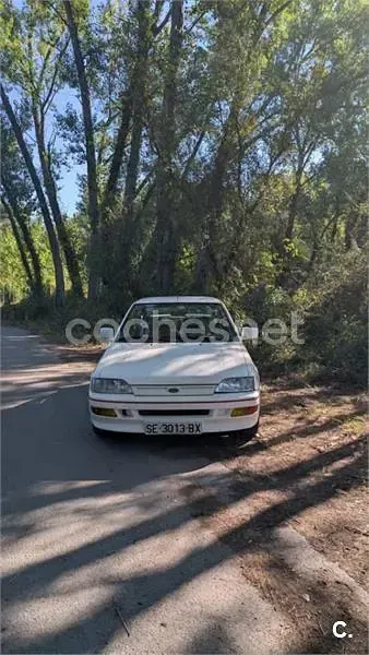 Usado Ford Escort 105 CV (77 kW) 1992 Blanco Berlina