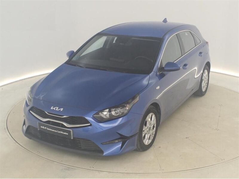 Azul Usado 2024 Kia Ceed | 21.095 € (Precio justo) - Imagen 1/4