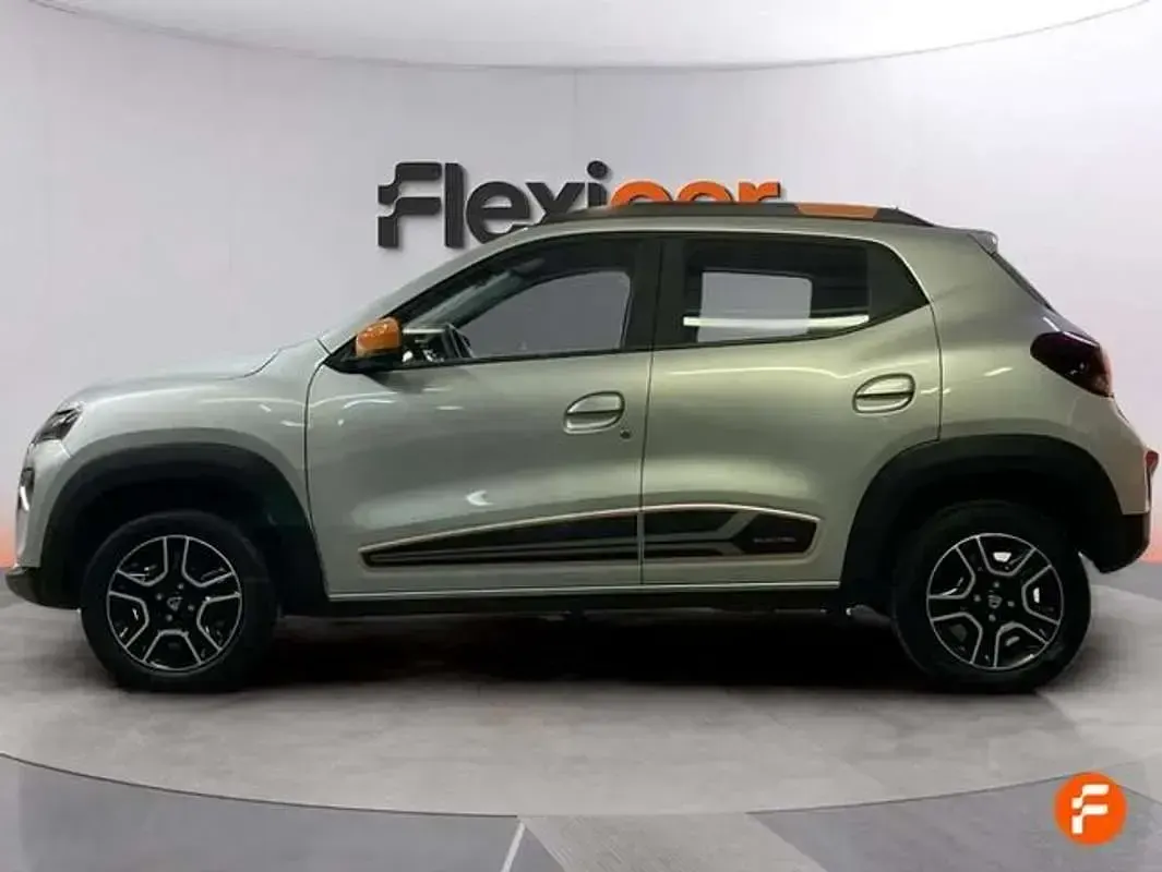 Usado Dacia Spring Comfort Plus 33 kW (45 CV) 2022 Gris Utilitario