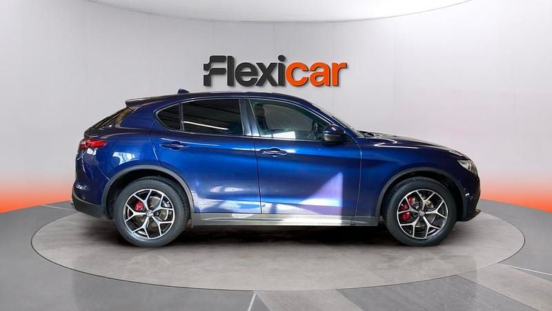 Usado Alfa Romeo Stelvio Executive 180 CV (132 kW) 2018 Azul SUV