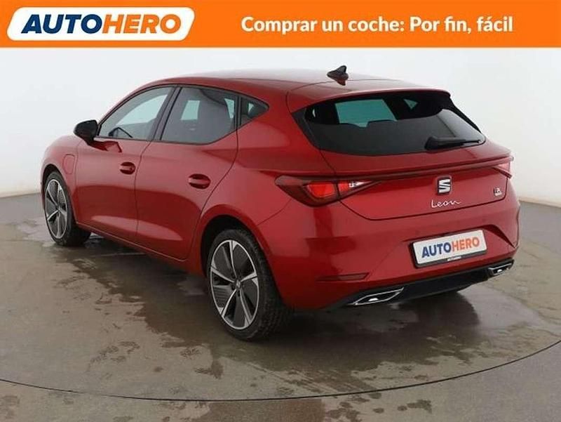 Usado Seat Leon FR 204 CV (150 kW) 2021 Rojo Berlina