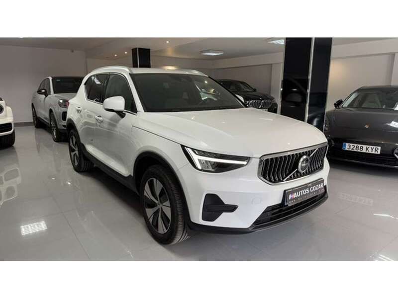 Blanco Usado 2023 Volvo XC40 Core SUV | 37.900 € (Caro) - Imagen 1/4