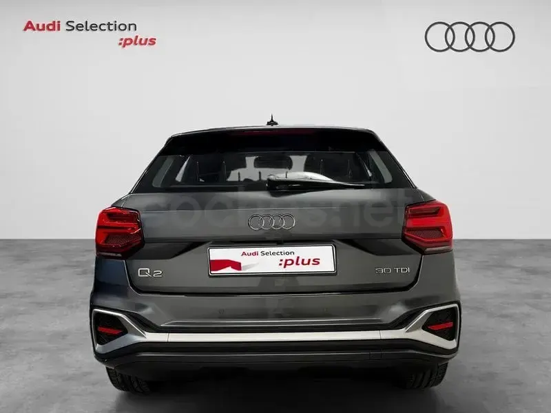 Usado Audi Q2 S-Line 116 CV (85 kW) 2024 Gris / plata SUV