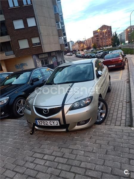 Beige Usado 2004 Mazda 3 Active Berlina | 2000 € (Precio justo) - Imagen 1/4