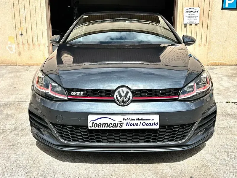 Usado VW Golf VII GTI 230 CV (169 kW) 2017 Gris / plata Berlina