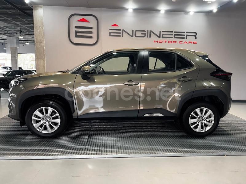 Usado Toyota Yaris Cross Business Edition 116 CV (85 kW) 2022 Verde SUV