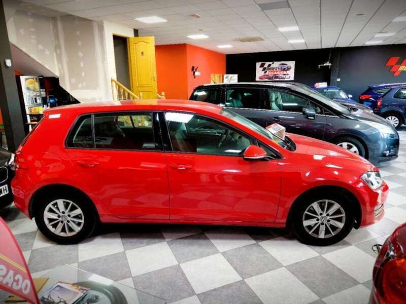 Usado VW Golf VII Advance 105 CV (77 kW) 2013 Rojo Utilitario