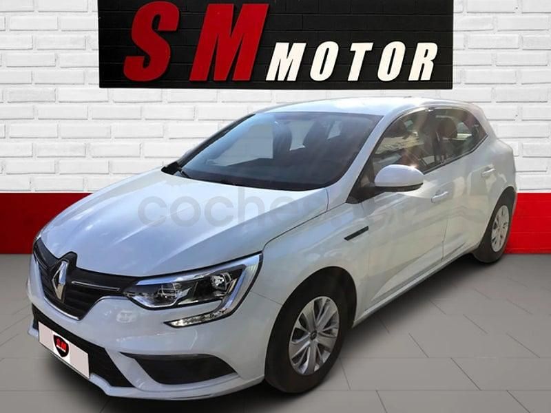 Usado Renault Mégane IV Business 95 CV (69 kW) 2020 Blanco Berlina
