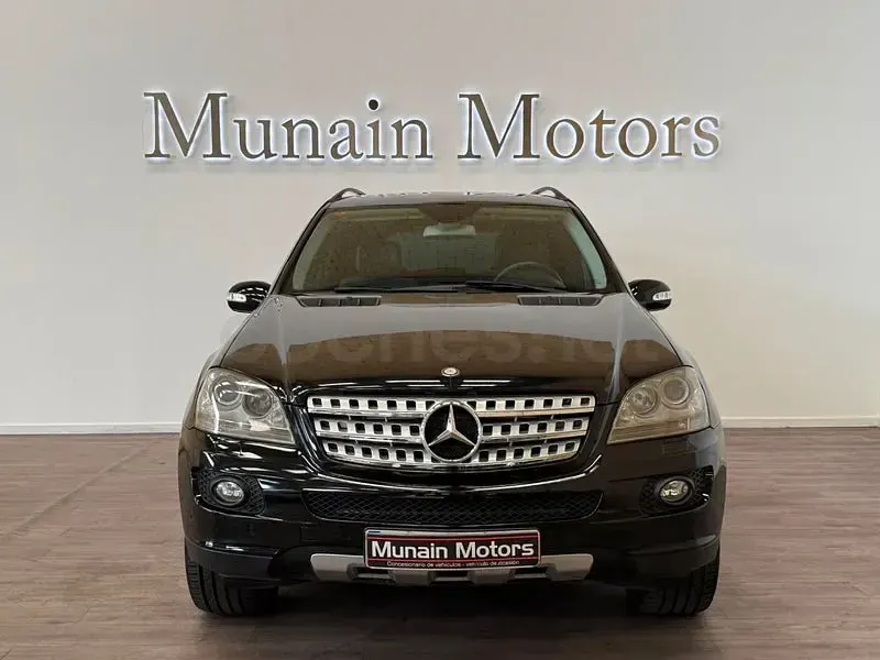 Usado Mercedes ML320 224 CV (164 kW) 2006 Negro SUV