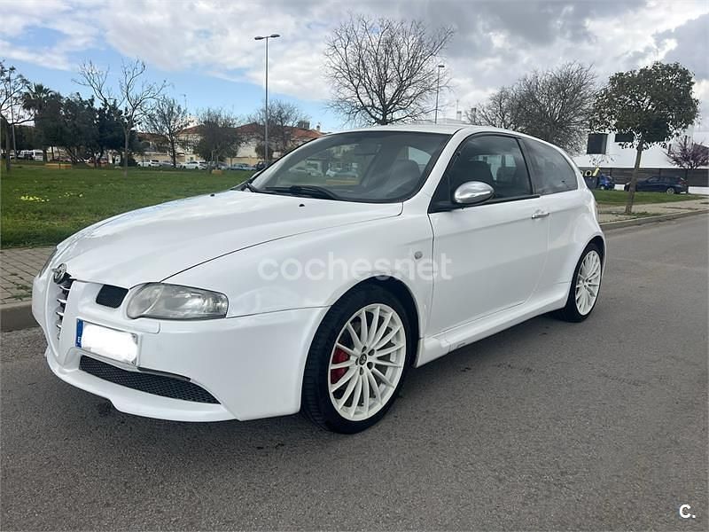 Usado Alfa Romeo 147 GTA 250 CV (183 kW) 2004 Blanco Utilitario