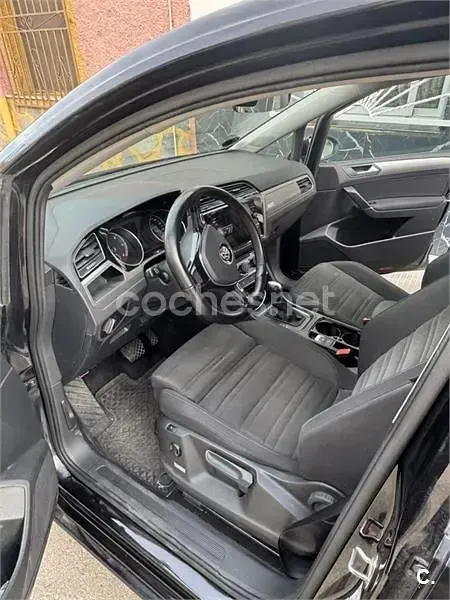 Usado VW Touran Advance 150 CV (110 kW) 2018 Negro Monovolumen