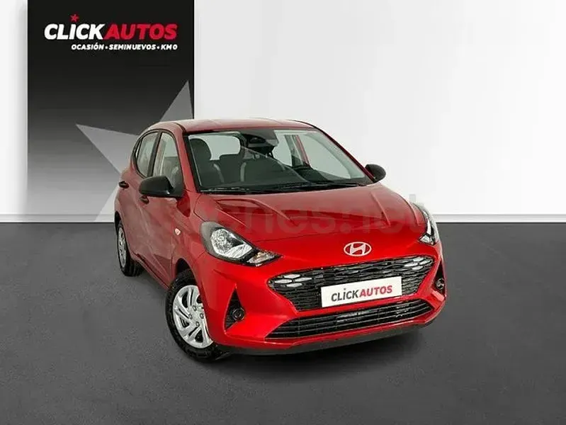 Usado Hyundai i10 67 CV (49 kW) 2024 Rojo Utilitario