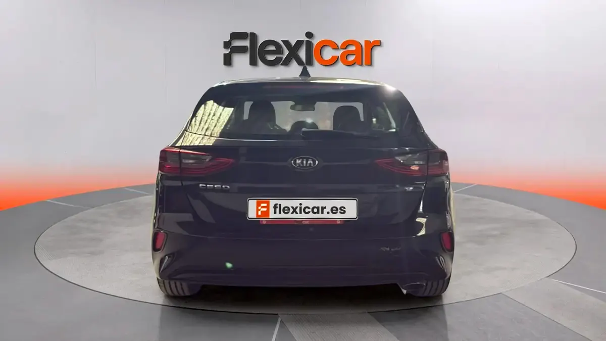 Käytetty Kia Ceed 100 HP (73 kW) 2020 Musta Viistoperä