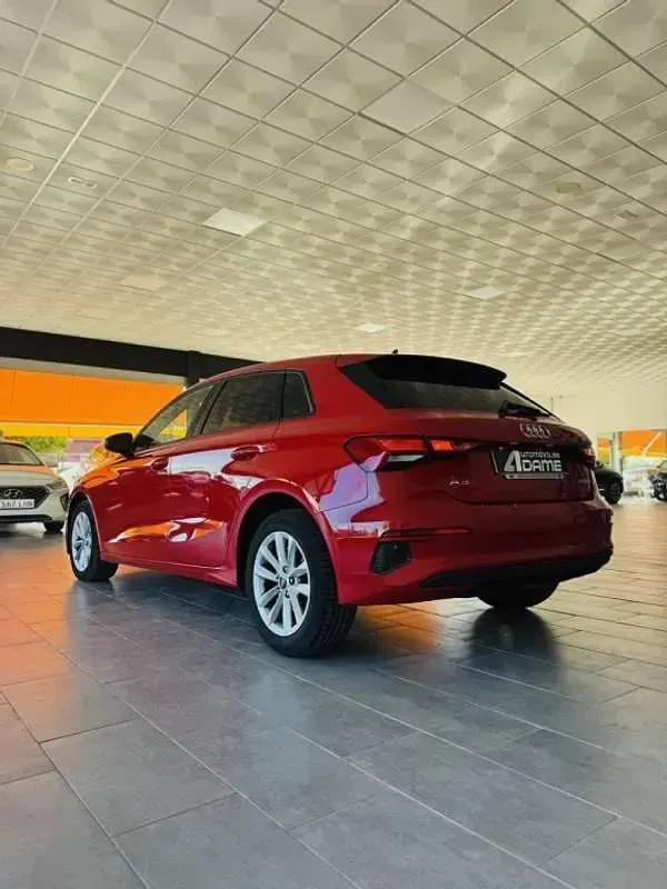 Usado Audi A3 Sportback 116 CV (85 kW) 2023 Rojo Utilitario