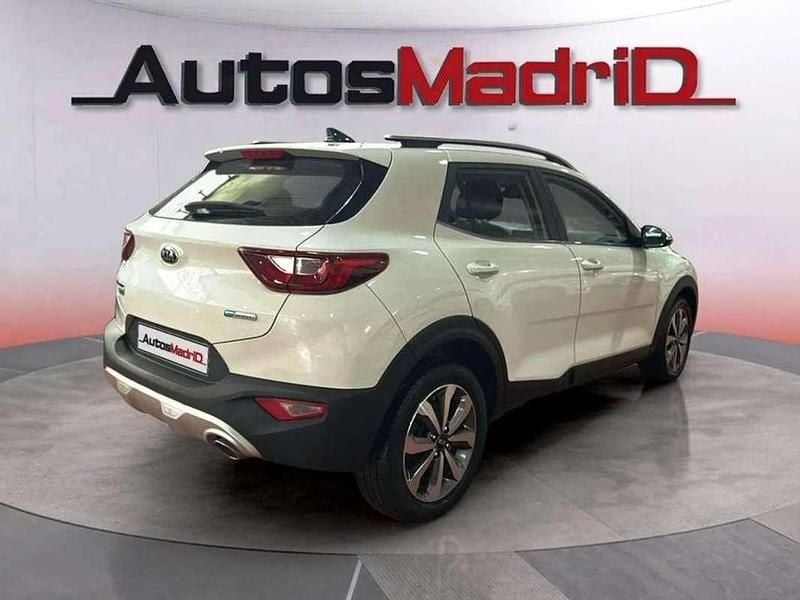 Usado Kia Stonic 121 HP (88 kW) 2021 Branco SUV