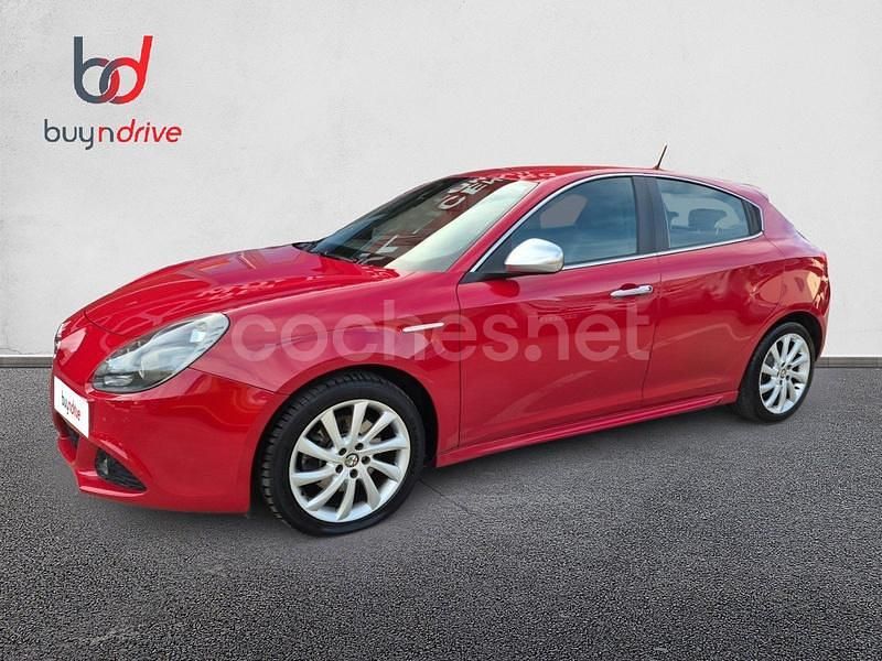 Rojo Usado 2011 Alfa Romeo Giulietta Utilitario | 7990 € (Un poco caro) - Imagen 1/4