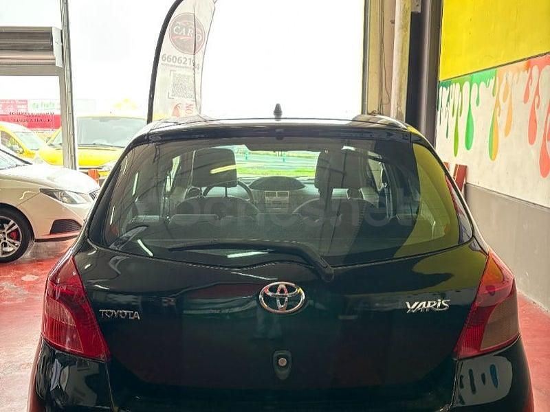 Usado Toyota Yaris 87 CV (63 kW) 2008 Negro Berlina