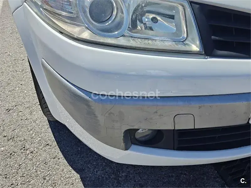 Usado Renault Mégane Business 105 CV (77 kW) 2007 Blanco Berlina