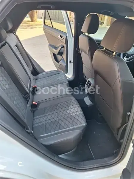 Usado VW T-Roc R-line 150 CV (110 kW) 2022 Blanco SUV