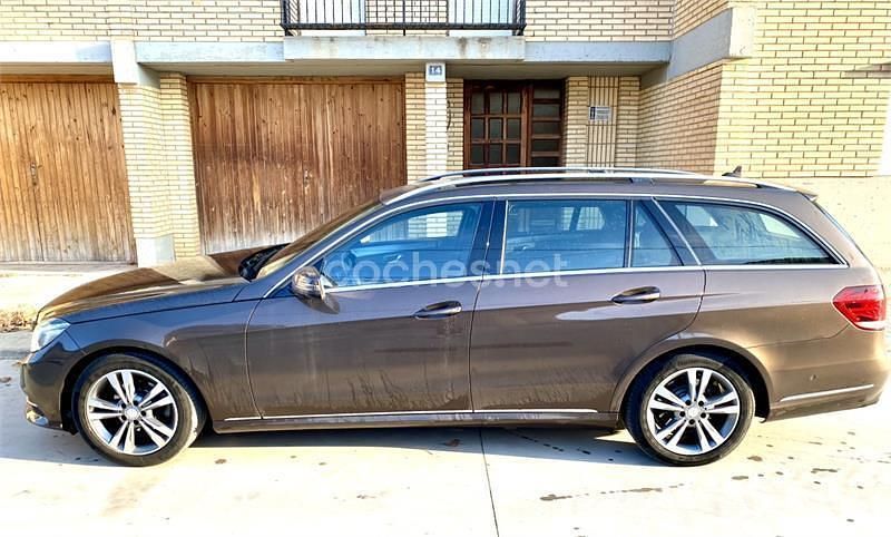 Usado Mercedes E220 Avantgarde 170 CV (125 kW) 2014 Marrón Familiar