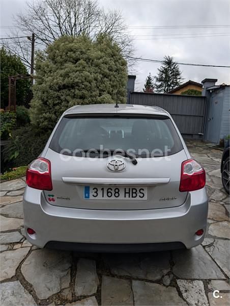 Usado Toyota Auris Active 132 CV (97 kW) 2011 Gris / plata Utilitario