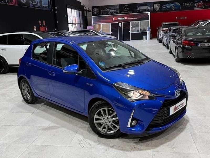 Usado Toyota Yaris Hybrid Active 99 CV (72 kW) 2018 Azul Utilitario