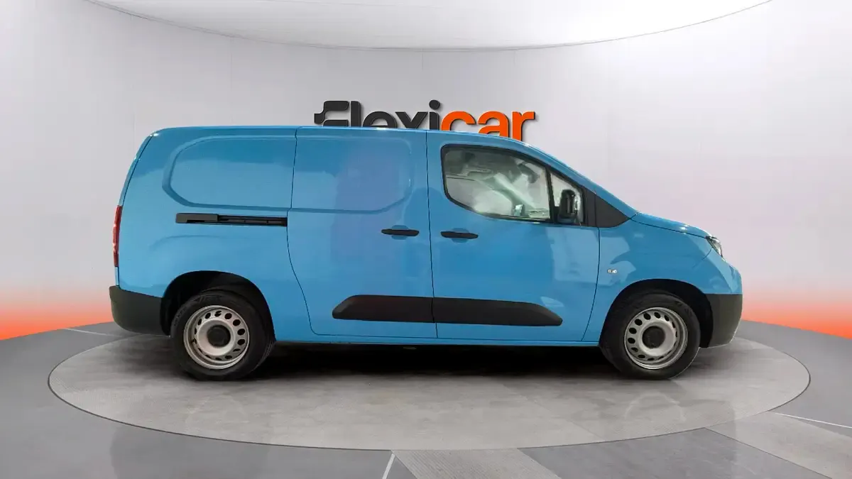 Usado Toyota Proace City City 102 CV (75 kW) 2025 Azul Monovolumen