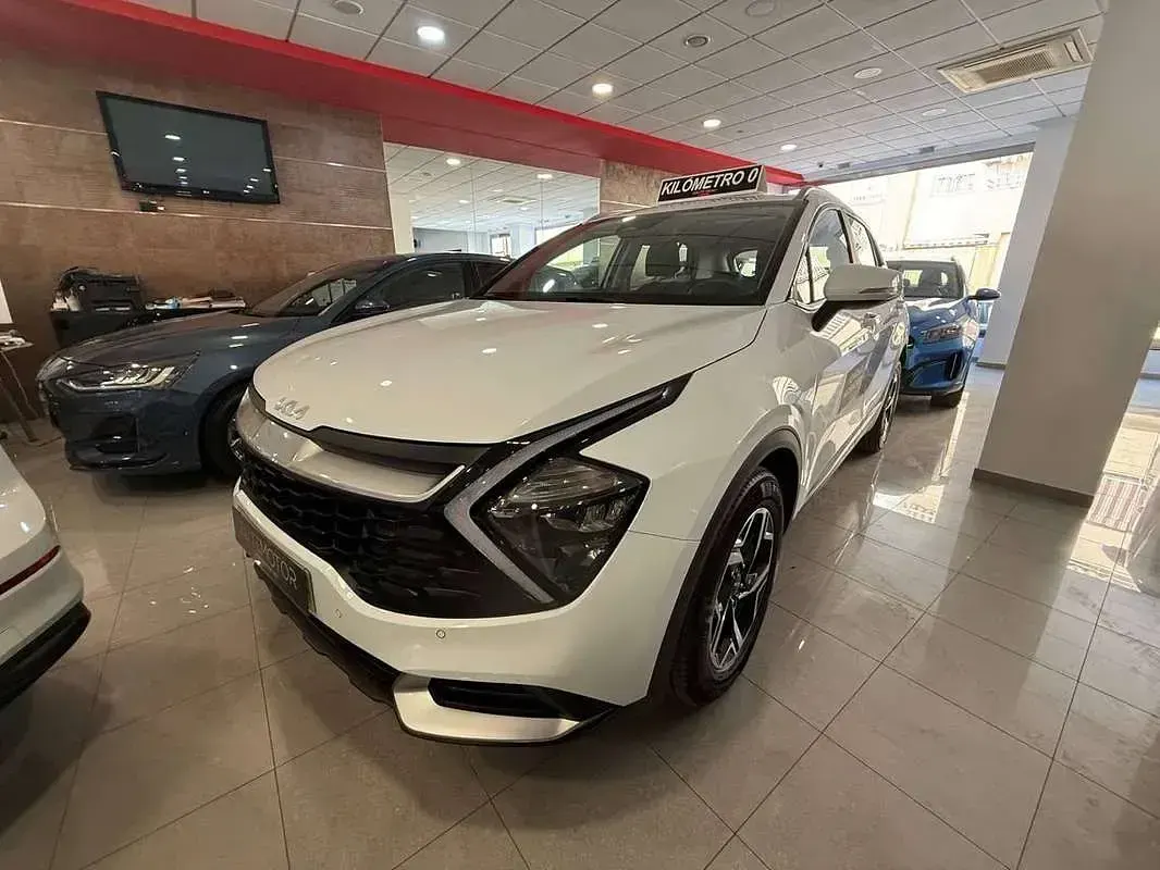 Usado Kia Sportage 136 CV (100 kW) 2025 Blanco SUV
