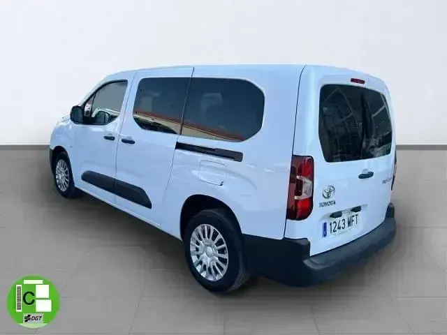 Usado Toyota Proace Verso Active 131 CV (96 kW) 2023 Blanco Familiar