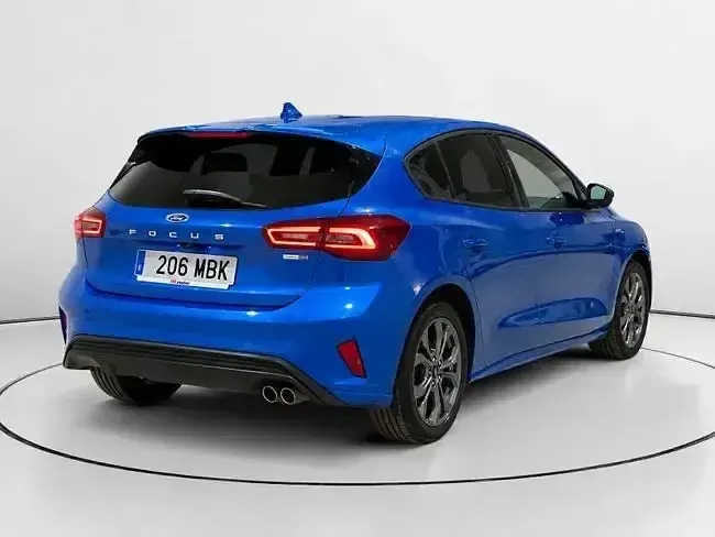 Begagnad Ford Focus ST-Line 125 HK (91 kW) 2022 Blå