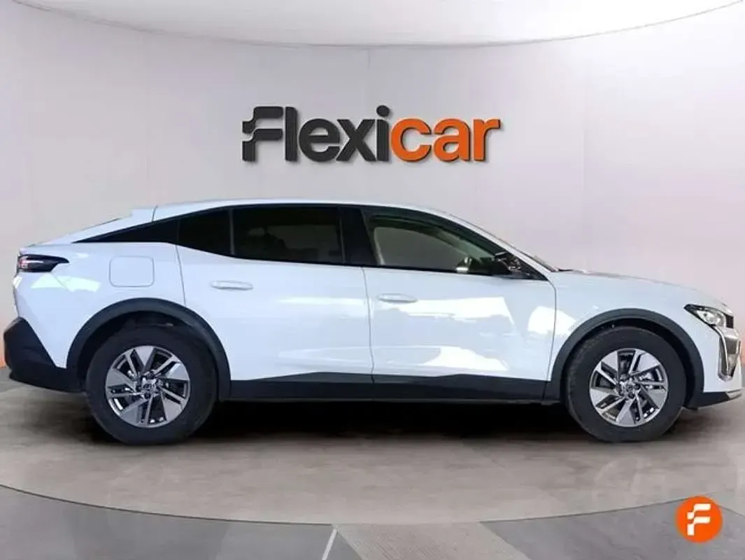 Usado Peugeot 408 Allure 145 CV (106 kW) 2025 Blanco SUV