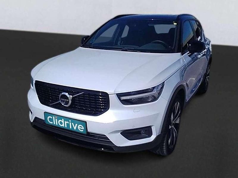 Begagnad Volvo XC40 Plus 211 HK (155 kW) 2022 Vit SUV