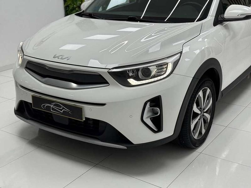 Usado Kia Stonic 101 CV (74 kW) 2022 Blanco SUV