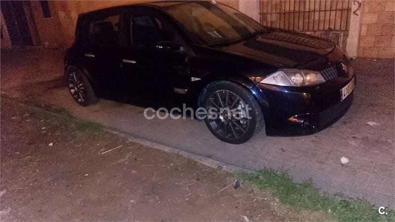 Azul Usado 2005 Renault Mégane II Berlina | 6500 € - Imagen 1/4