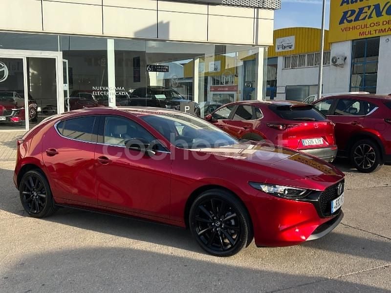 Rojo Nuevo 2025 Mazda 3 Homura-Line Berlina | 28.900 € (Un poco caro) - Imagen 1/4