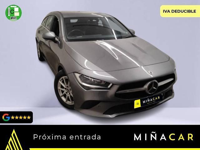 Usado Mercedes CLA180 Shooting Brake 116 CV (85 kW) 2022 Gris Familiar