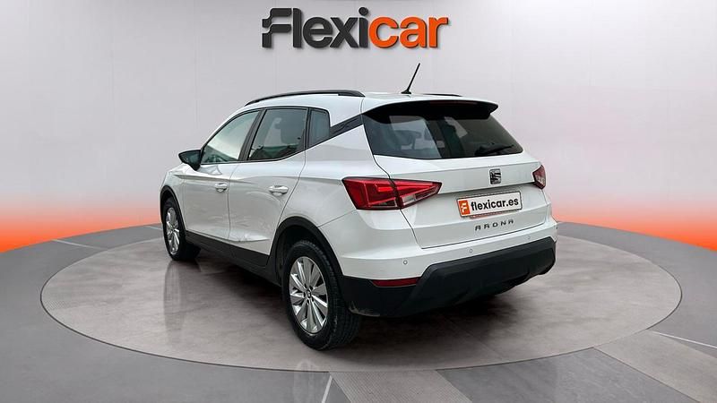 Usado Seat Arona Ecomotive 95 CV (69 kW) 2019 Blanco SUV