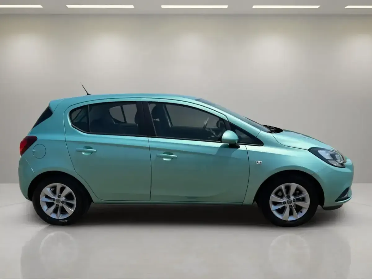 Usado Opel Corsa Selective 90 CV (66 kW) 2017 Verde Utilitario