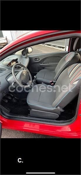Usado Renault Twingo Authentique 75 CV (55 kW) 2012 Rojo Utilitario
