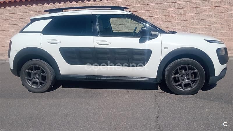 Usado Citroën C4 Cactus Feel 92 CV (67 kW) 2014 Blanco Utilitario