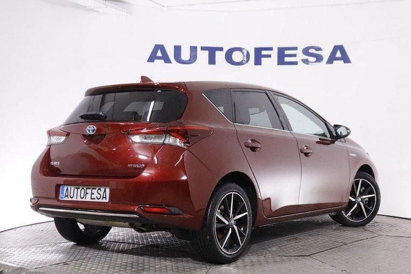 Usado Toyota Auris Hybrid Edition 136 CV (100 kW) 2018 Granate Utilitario