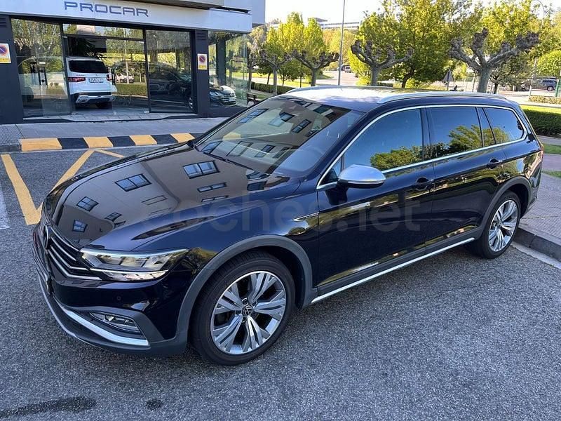 Usado VW Passat Alltrack 200 CV (147 kW) 2021 Negro Familiar